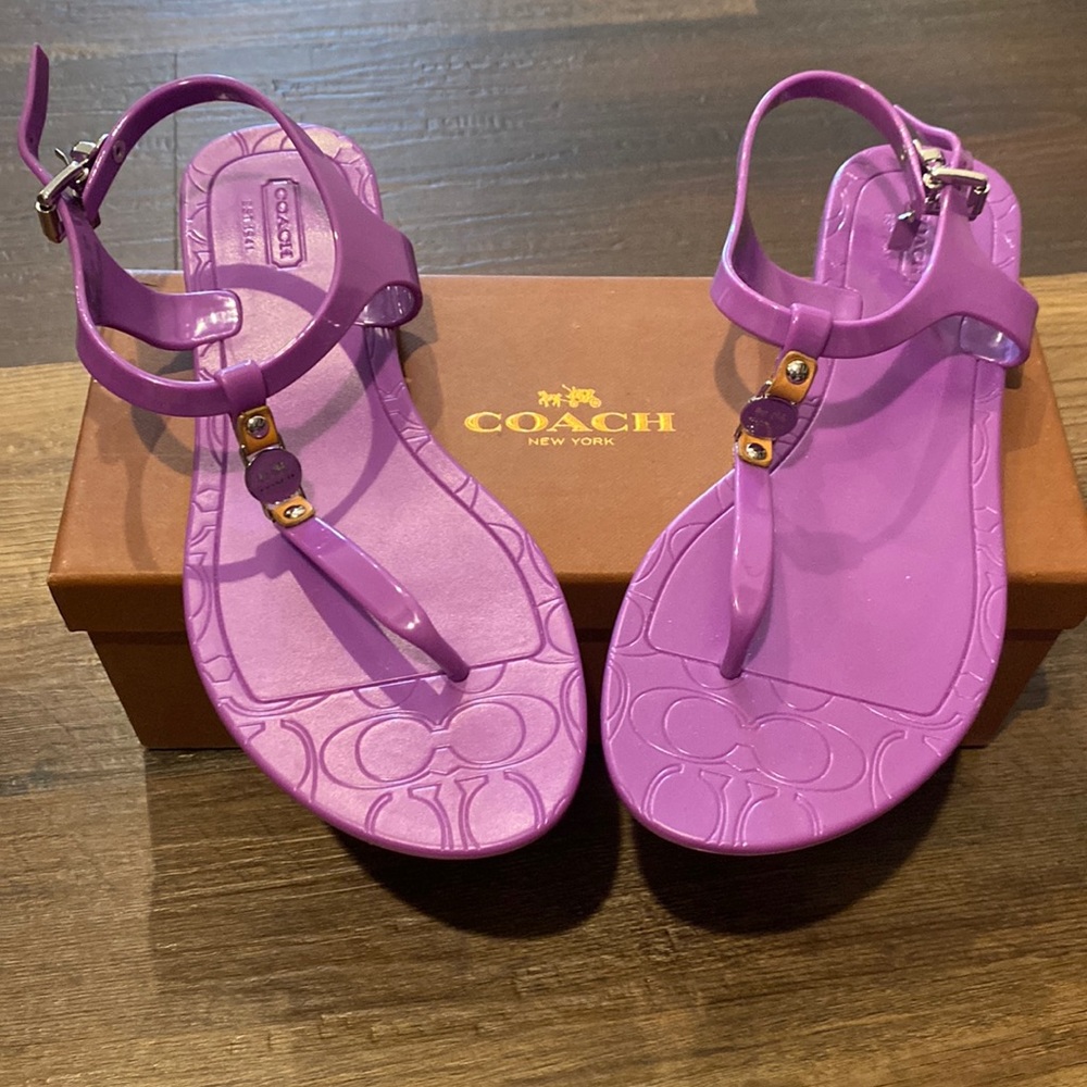 New in box - Size 7 Coach Sandals